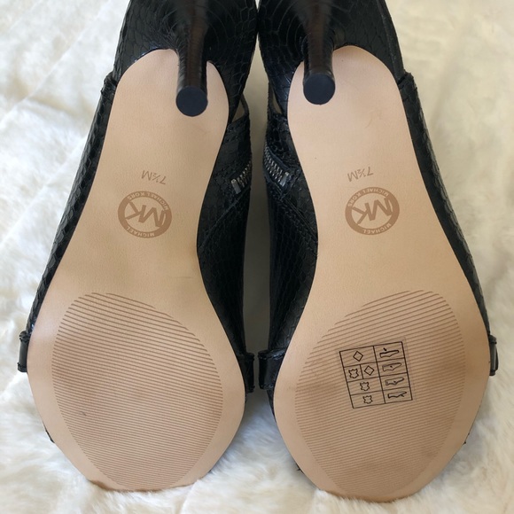 Michael Kors Black Snakeskin Open Toe Booties. NEW - Picture 6 of 7